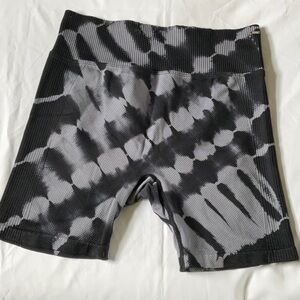 Black and Gray Tie-Dye Biker Shorts L